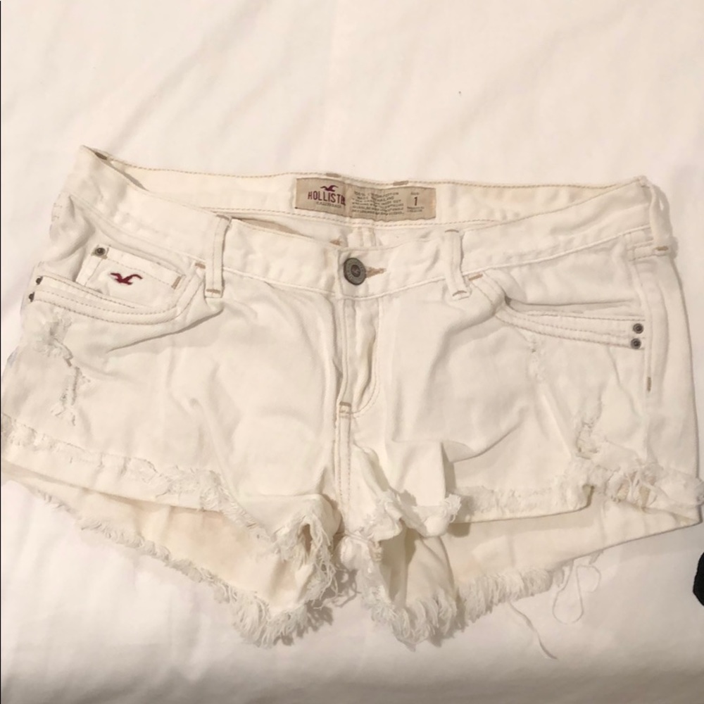 Hollister white shorts 🦅